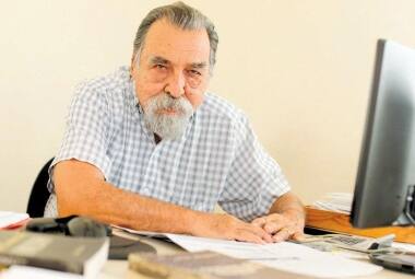Carlos Linhares