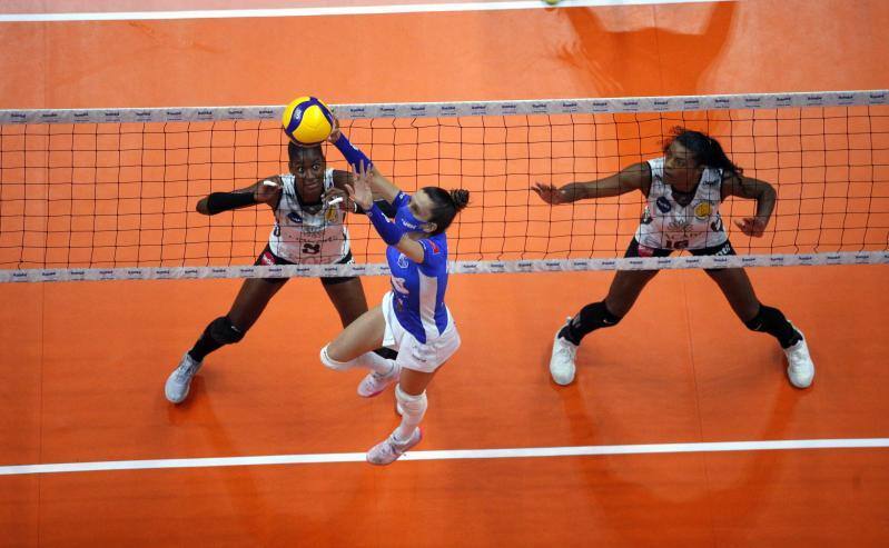 Minas venceu o Praia por 3 sets a 1