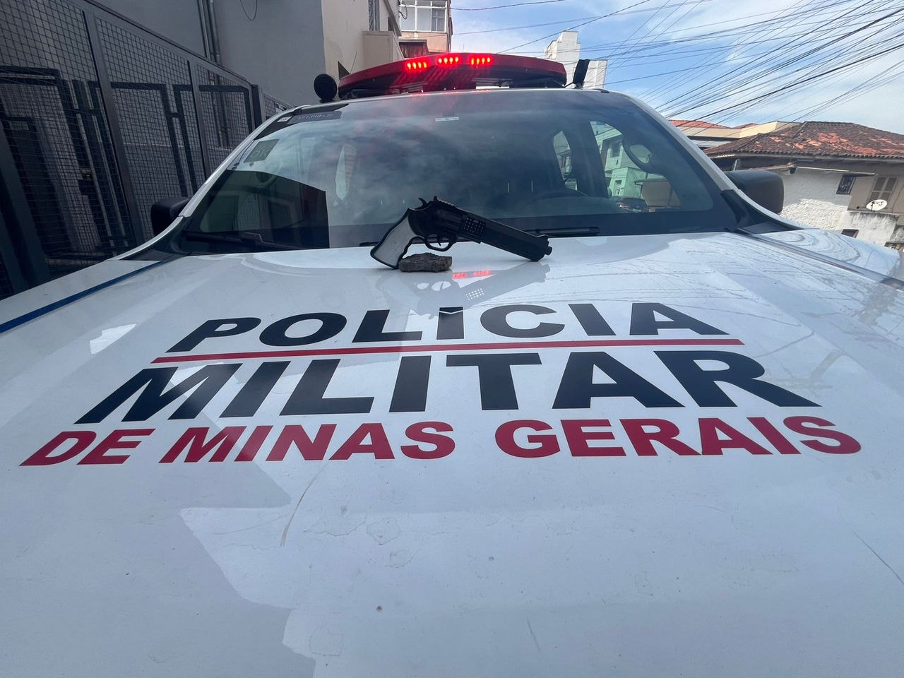 A menina passou por exame de corpo delito que constatou a conjunção carnal, que está sendo investigada se for consensual, ou forçada
