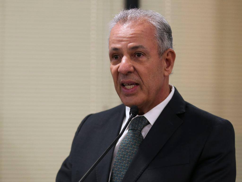 Bento Albuquerque passa de testemunha a investigado em inquérito das joias sauditas