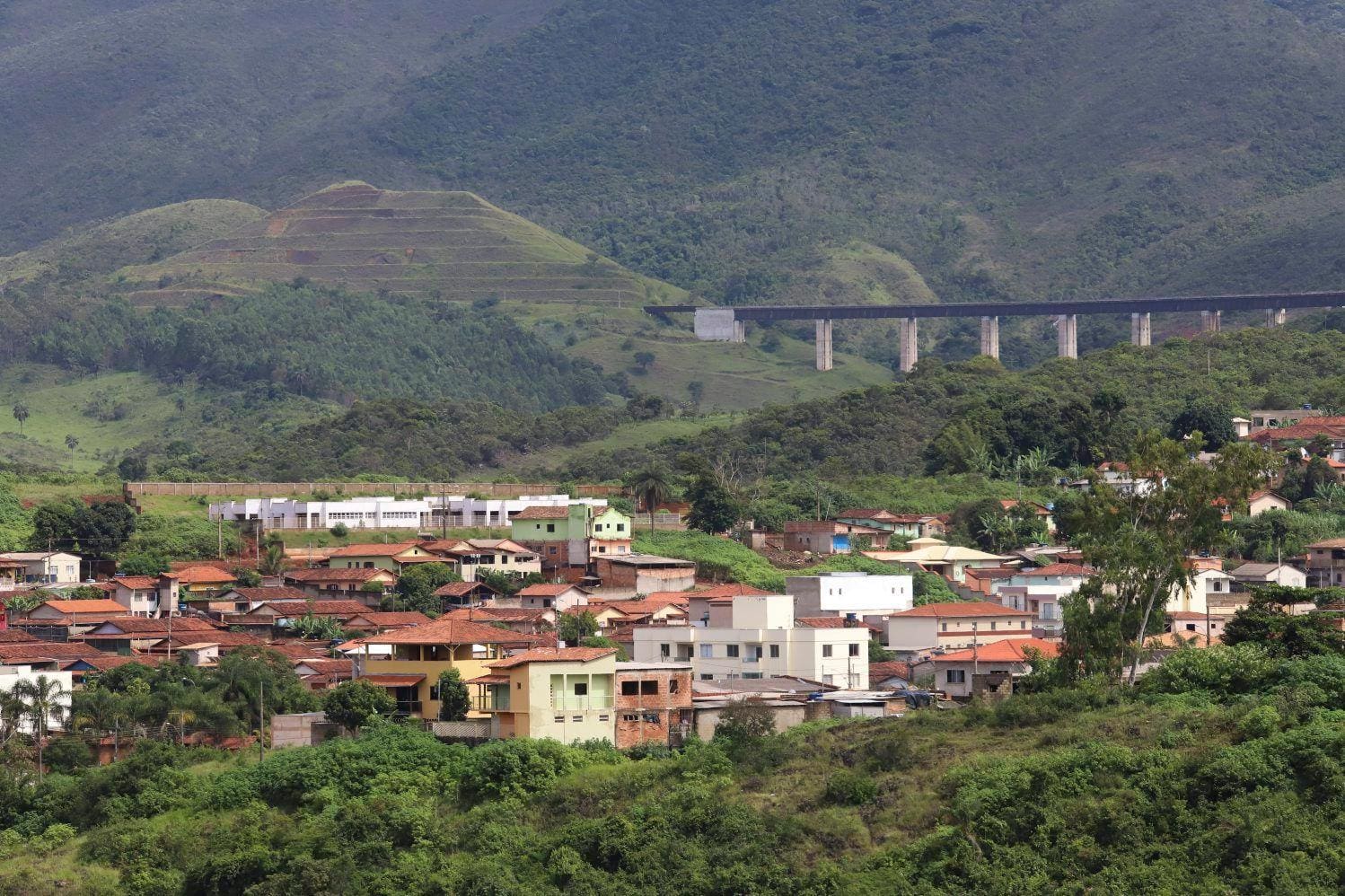 Segundo a defesa civil o risco de rompimento da barragem da cidade de Barao de Cocais em Minas Gerais e real, a elevacao do nivel ocorreu apos estudos de seguranca a pedido da vale