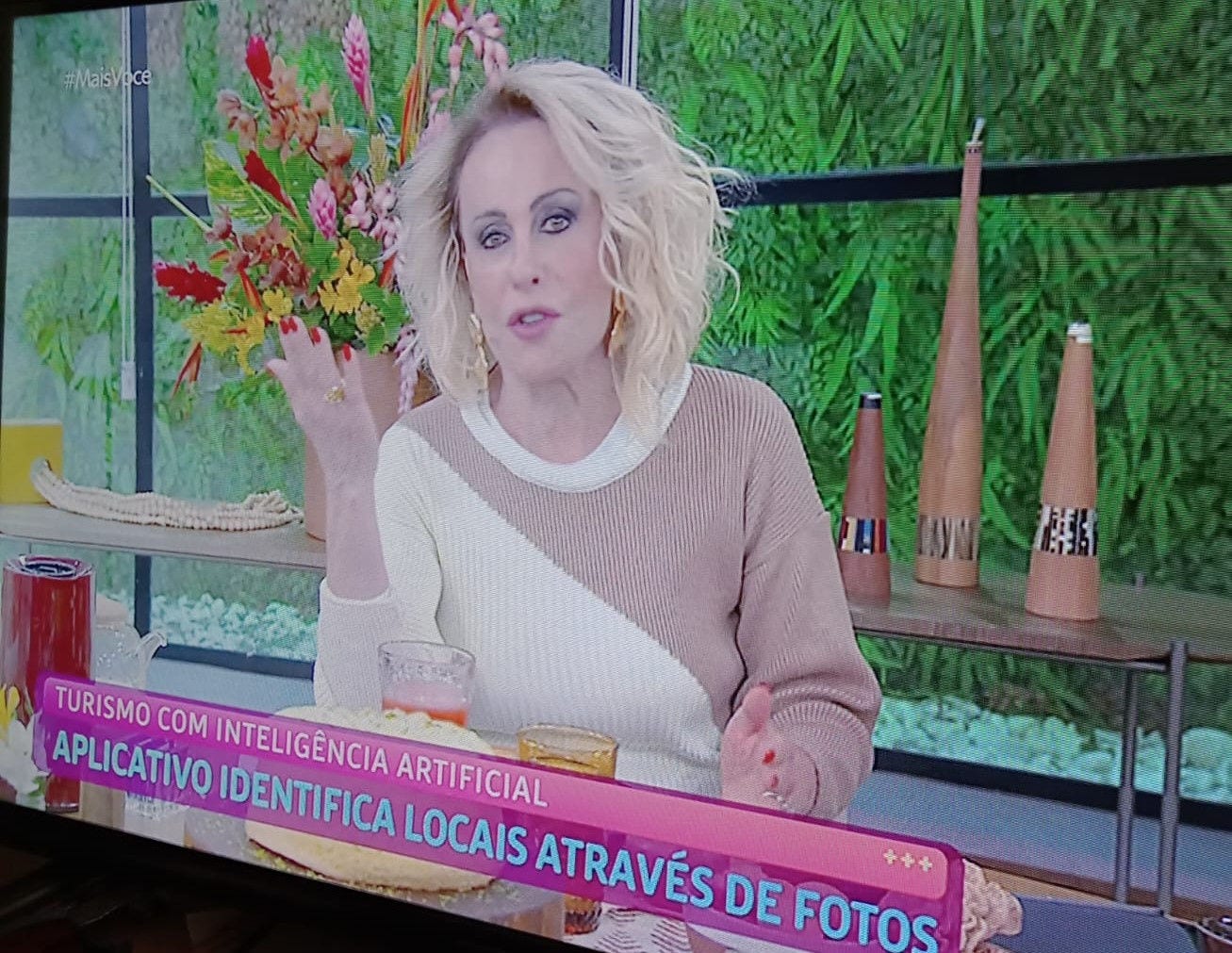 A apresentadora Ana Maria Braga em seu programa de sexta-feira (18/7)