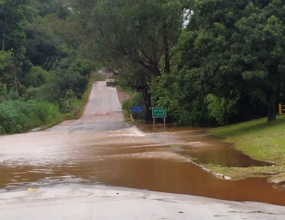 Alagamentos são um dos problemas das estradas
