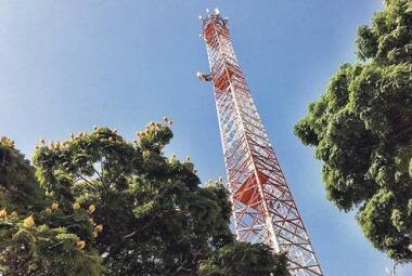 Boa parte das antenas de celular na capital não tem autorização para funcionar