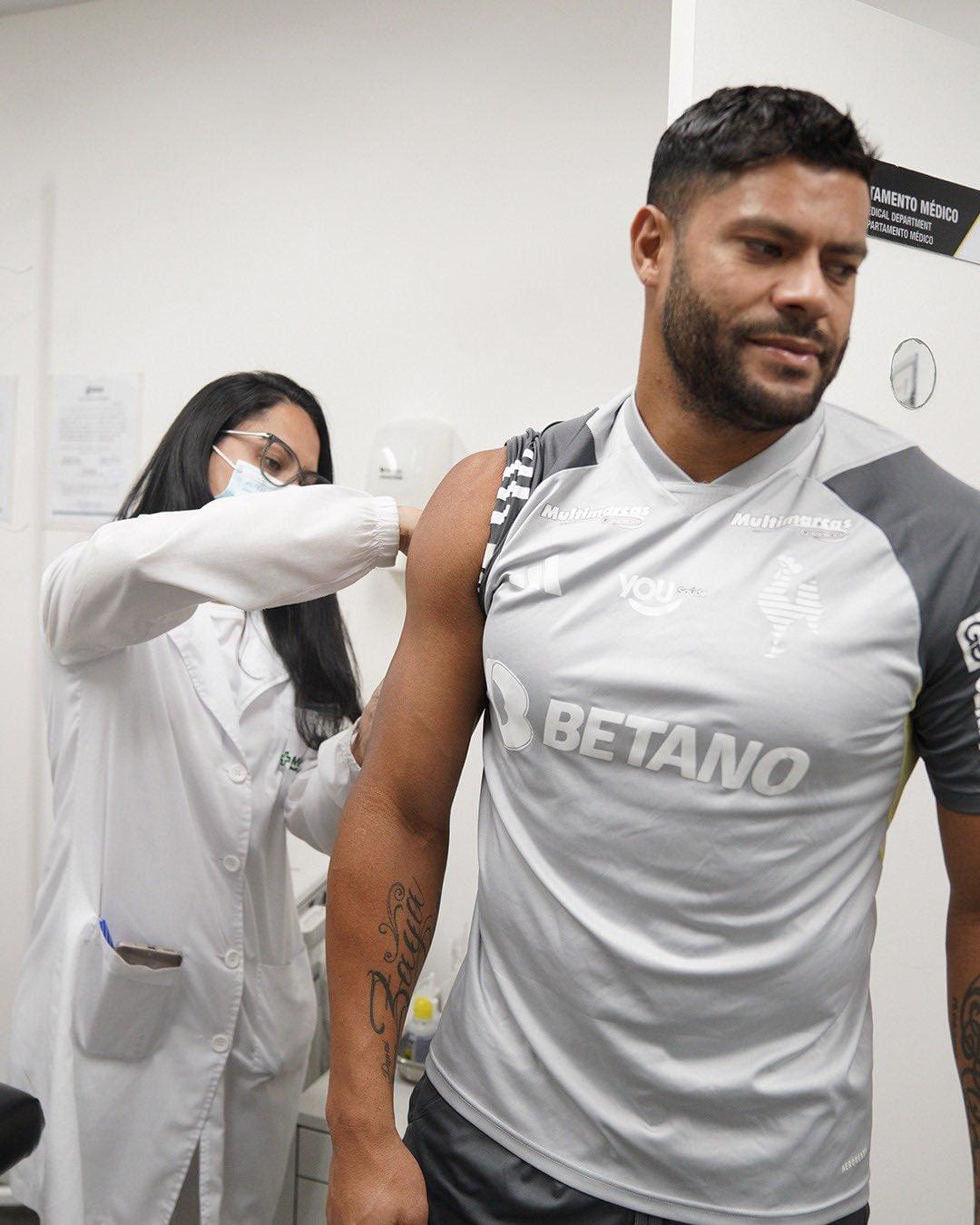 Jogadores do Atlético recebem vacina contra a dengue