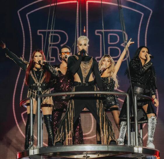 Rebelde se apresenta no Brasil em turnê