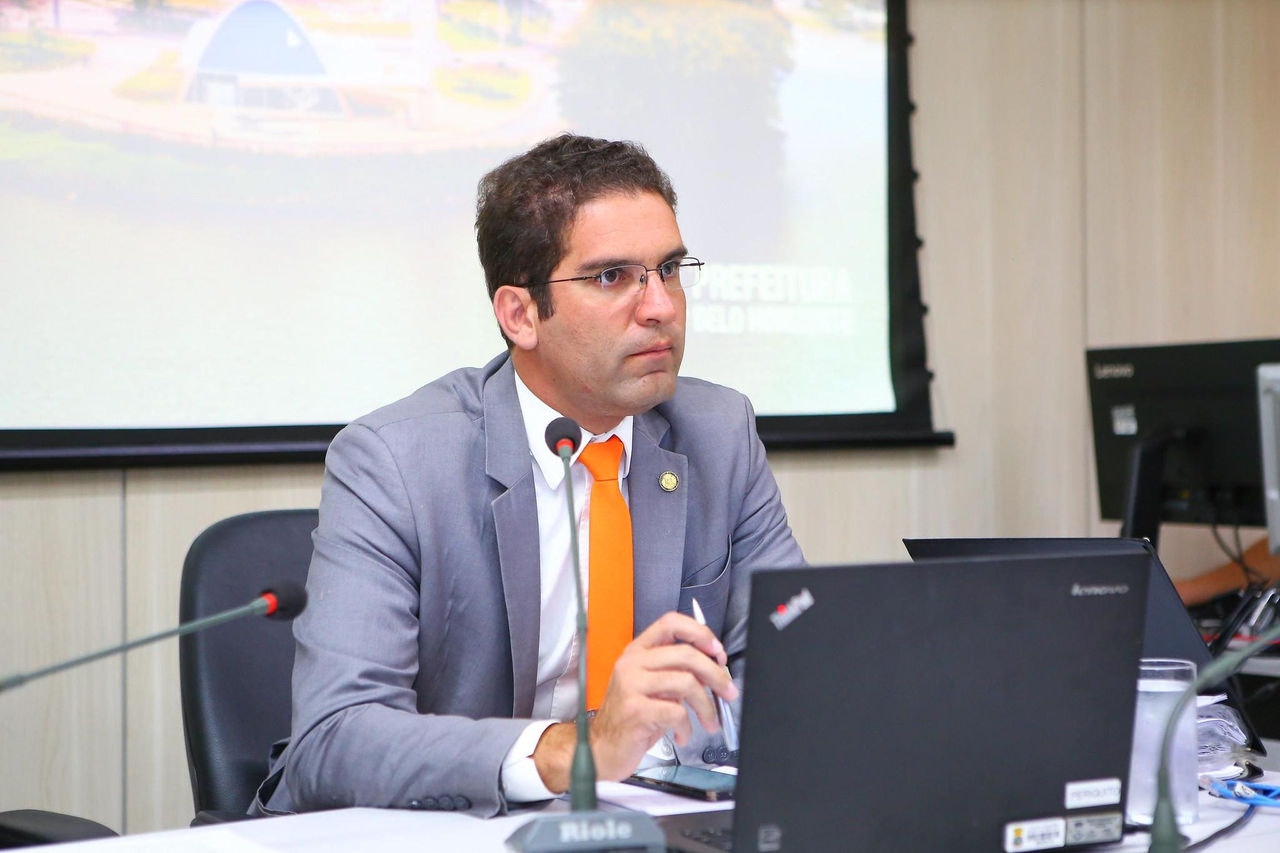braulio-lara-cpi-lagoa-da-pampulha-by-bernardo-dias-cmbh