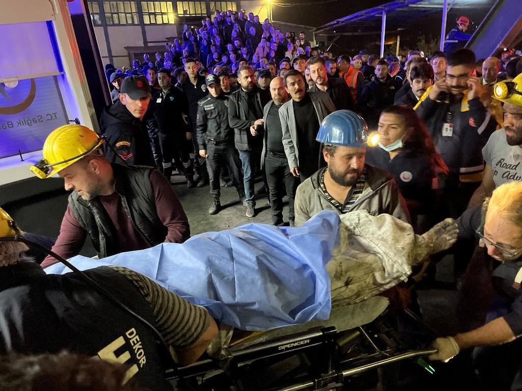Explosão em mina na Turquia deixa ao menos 14 mortos