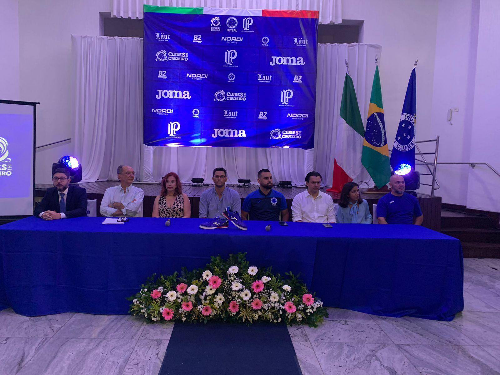 Lançamento do Cruzeiro Futsal na sede do clube, no Barro Preto