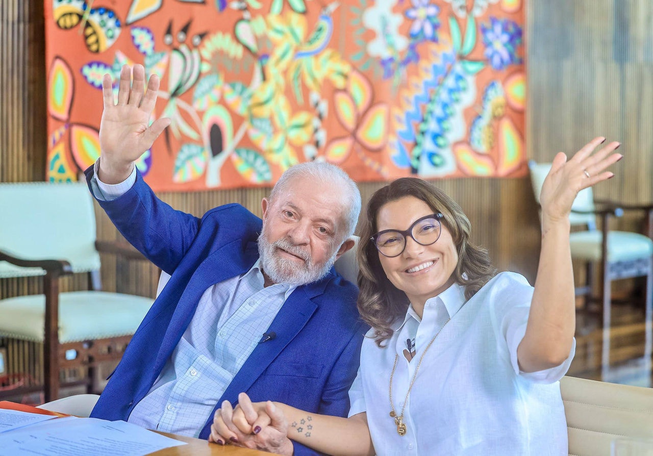 Presidente da República, Luiz Inácio Lula da Silva, e a primeira-dama, Janja Lula da Silva, participam de videoconferência