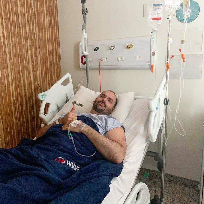 Eduardo Bolsonaro teve o ligamento do joelho rompido e precisou fazer uma cirurgia