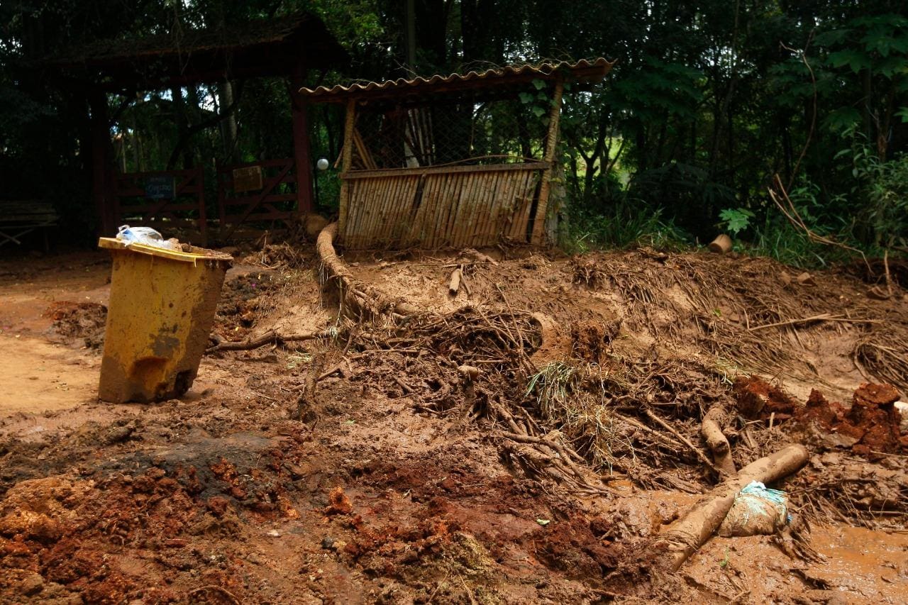 Mobiliário do refeitório da Vale é achado e ajuda a encontrar corpos