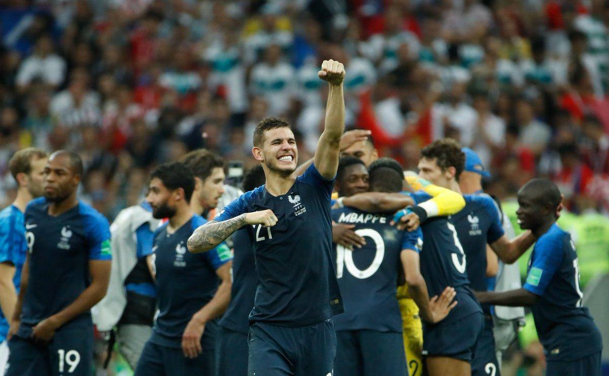 Com 2 de Griezmann, França vence de virada e complica Alemanha