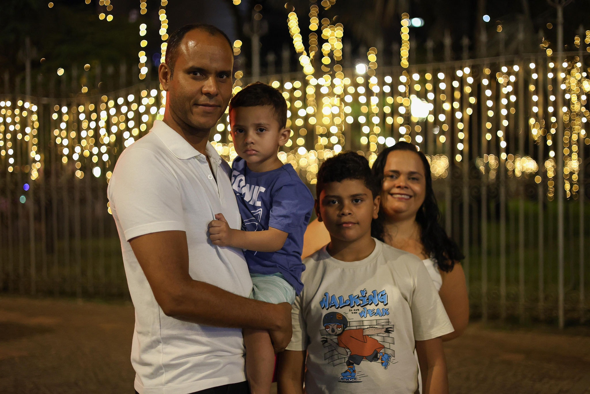Rodrigo Gregório e Márcia Maria aproveitam a festa ao lado dos filhos, Omar e Marcos