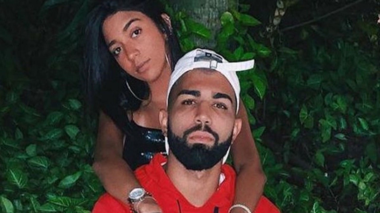 Atacante Gabigol e a irmã Dhiovanna Barbosa 
