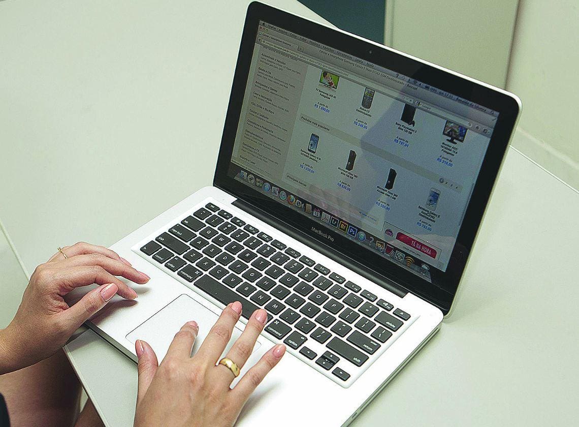 No ano passado, 57% das pessoas utilizaram a internet para fazer compras na Black Friday