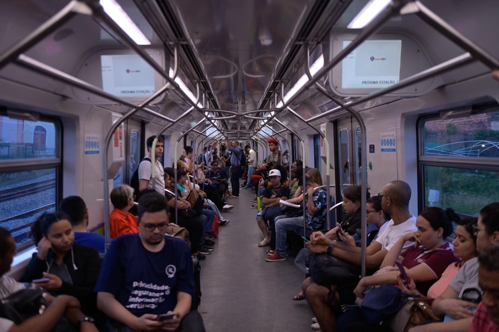 Metro de BH tem 28,1 km de extensão, a segunda menor do país