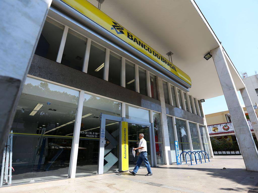 BB aprova fechamento de 112 agências e desligamento de 5000 funcionários