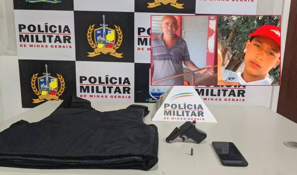 Foto mostra arma e colete apreendidos pela polícia e, no detalhe, pai e filho que seguem sumidos
