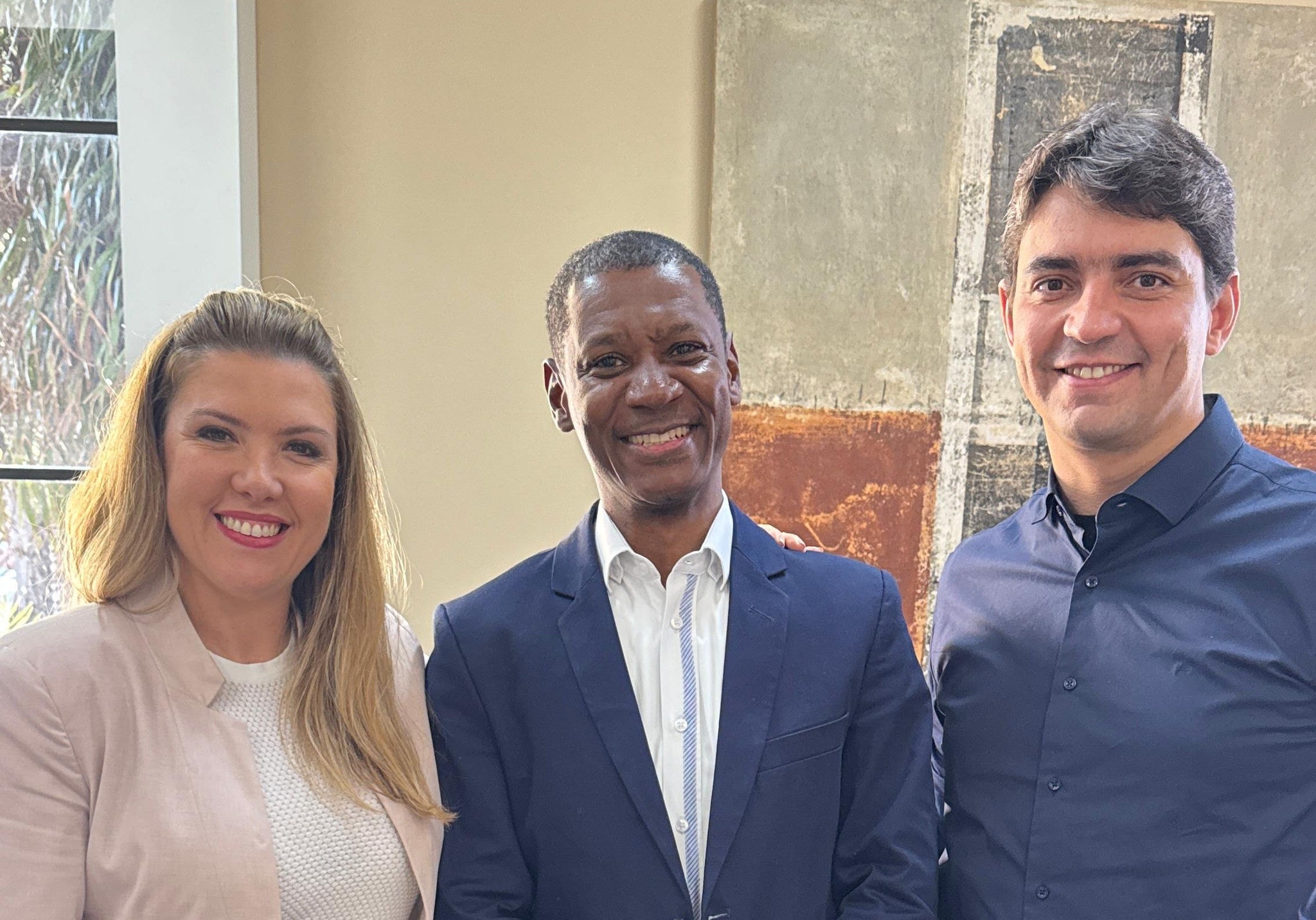 Prefeita Elisa Araújo (PSD), vice Mauricinho de Sá (Mobiliza) e presidente estadual do PSD, Cássio Soares