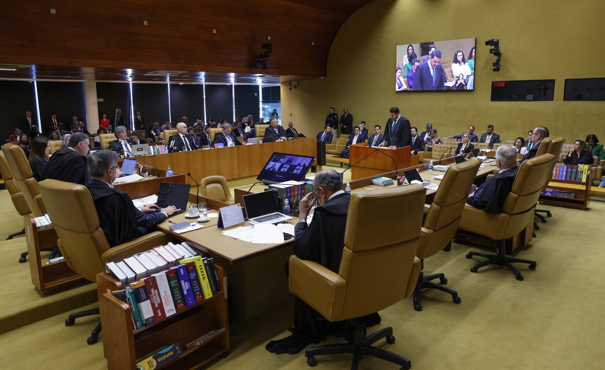 Ministros do STF durante sessão no plenário da Corte, palco de decisões que moldam os limites entre os Poderes e despertam reações no Congresso