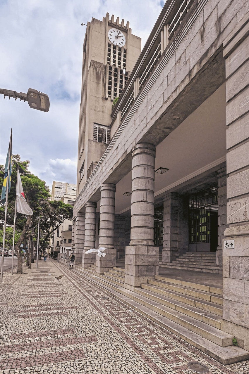 O prédio da atual Prefeitura de BH, antigo Palácio da Municipalidade, foi construído em 1937. Muitos edifícios projetados por arquitetos italianos atendiam a um projeto de urbanidade, sendo espaços pensados para abrigar clubes sociais ou instituições do poder político e econômico (Fred Magno/O TEMPO)