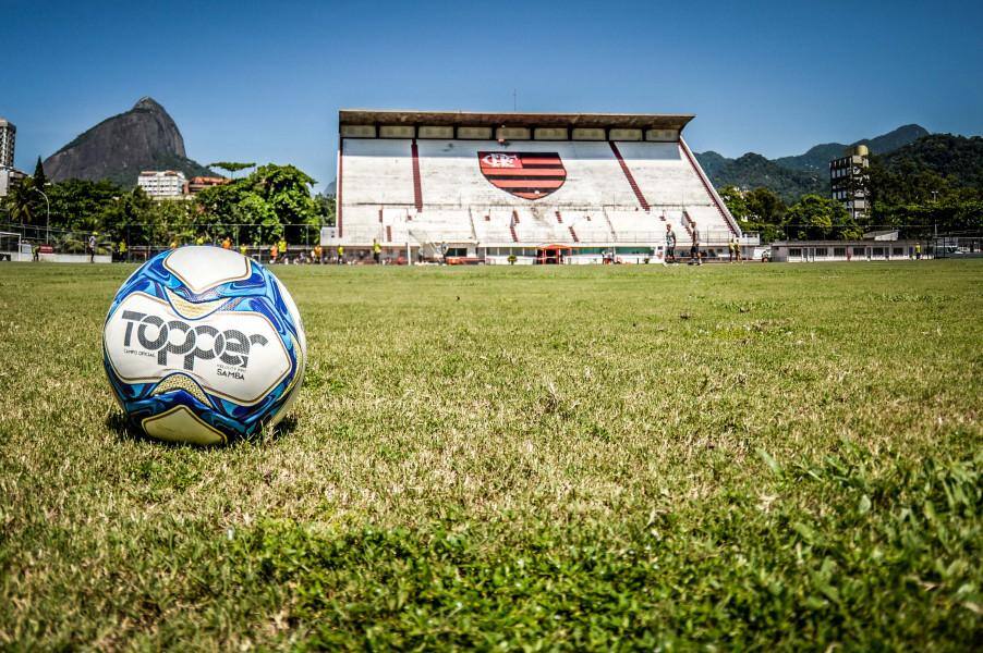 Imagens do campo da Gávea, local também utilizado para treinos de equipes de base do clube carioca