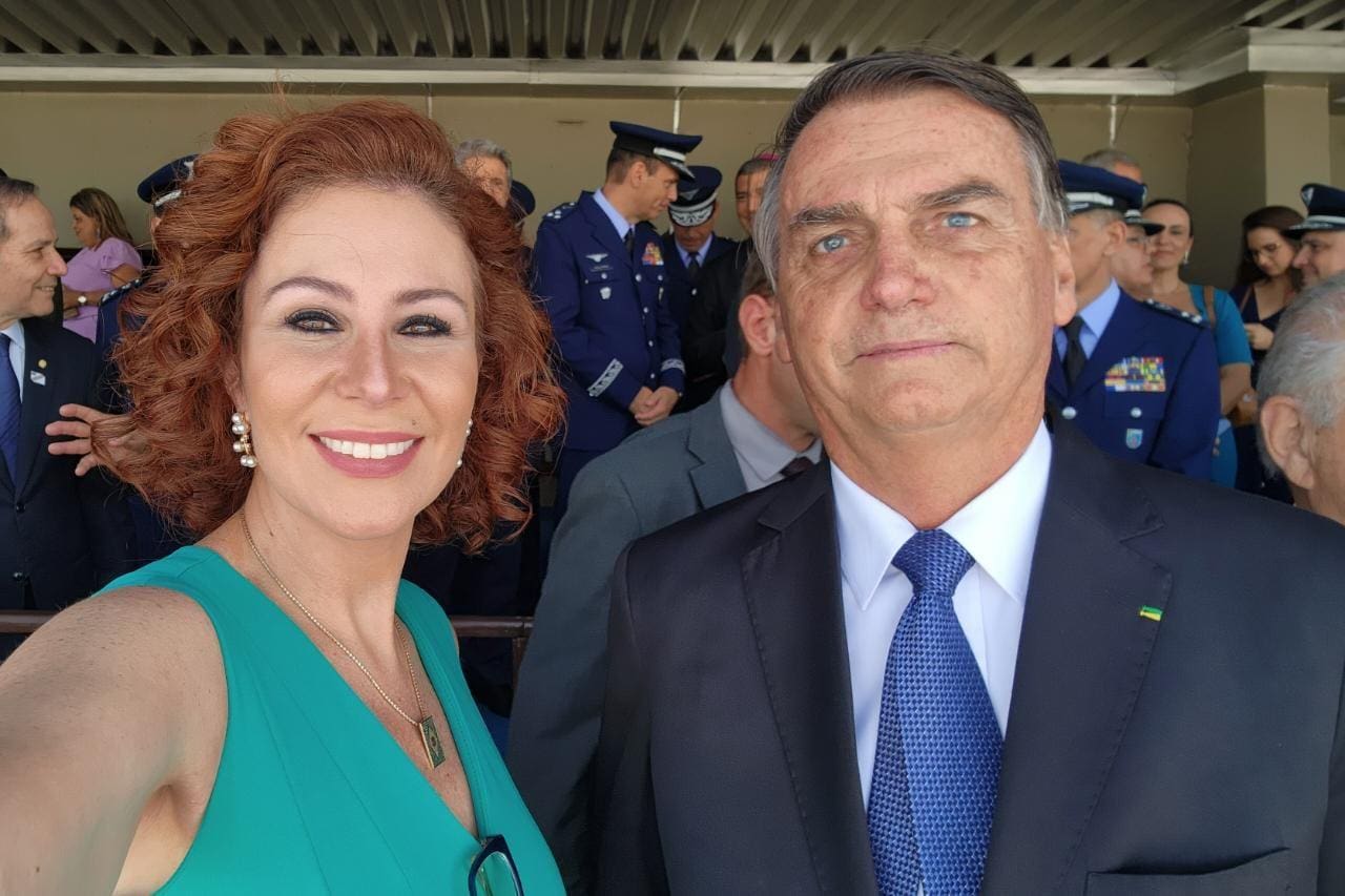 A deputada federal Carla Zambelli (PL-SP) e o então presidente da República, Jair Bolsonaro (PL)