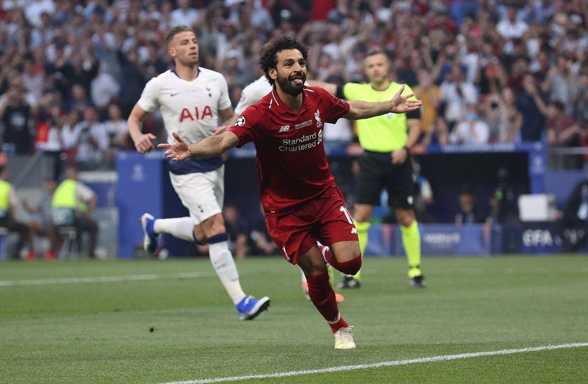 Salah abriu o placar para o Liverpool sobre o rival Tottenham