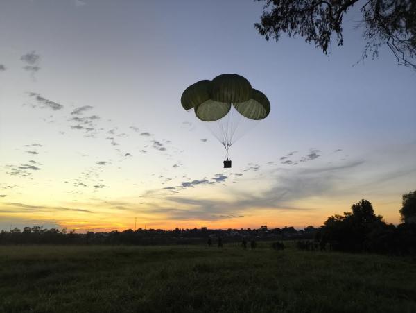 A segunda carga foi embarcada na Base Aérea de Canoas (RS) e lançada pela FAB na região de São Jerônimo (RS)