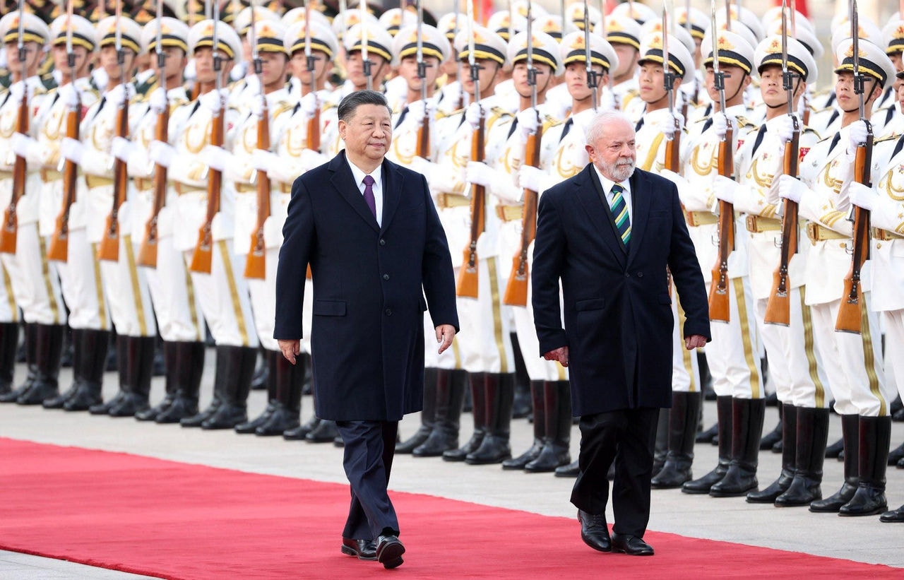 O presidente da China, Xi Jinping, recebeu Lula em Pequim, nesta sexta-feira (14)