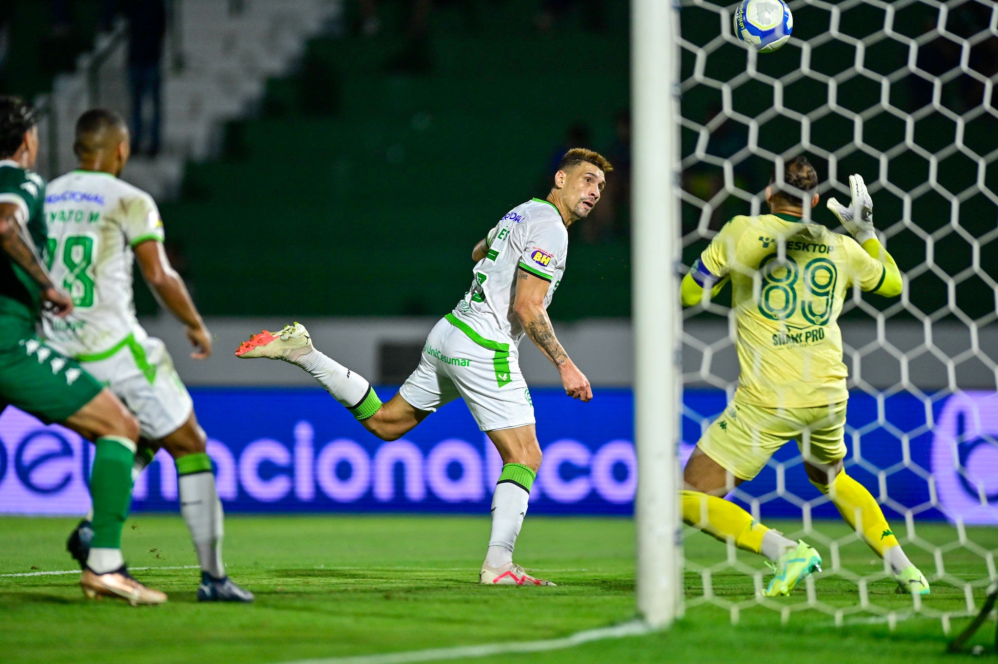 Moisés fez o gol da vitória do América, em Campinas