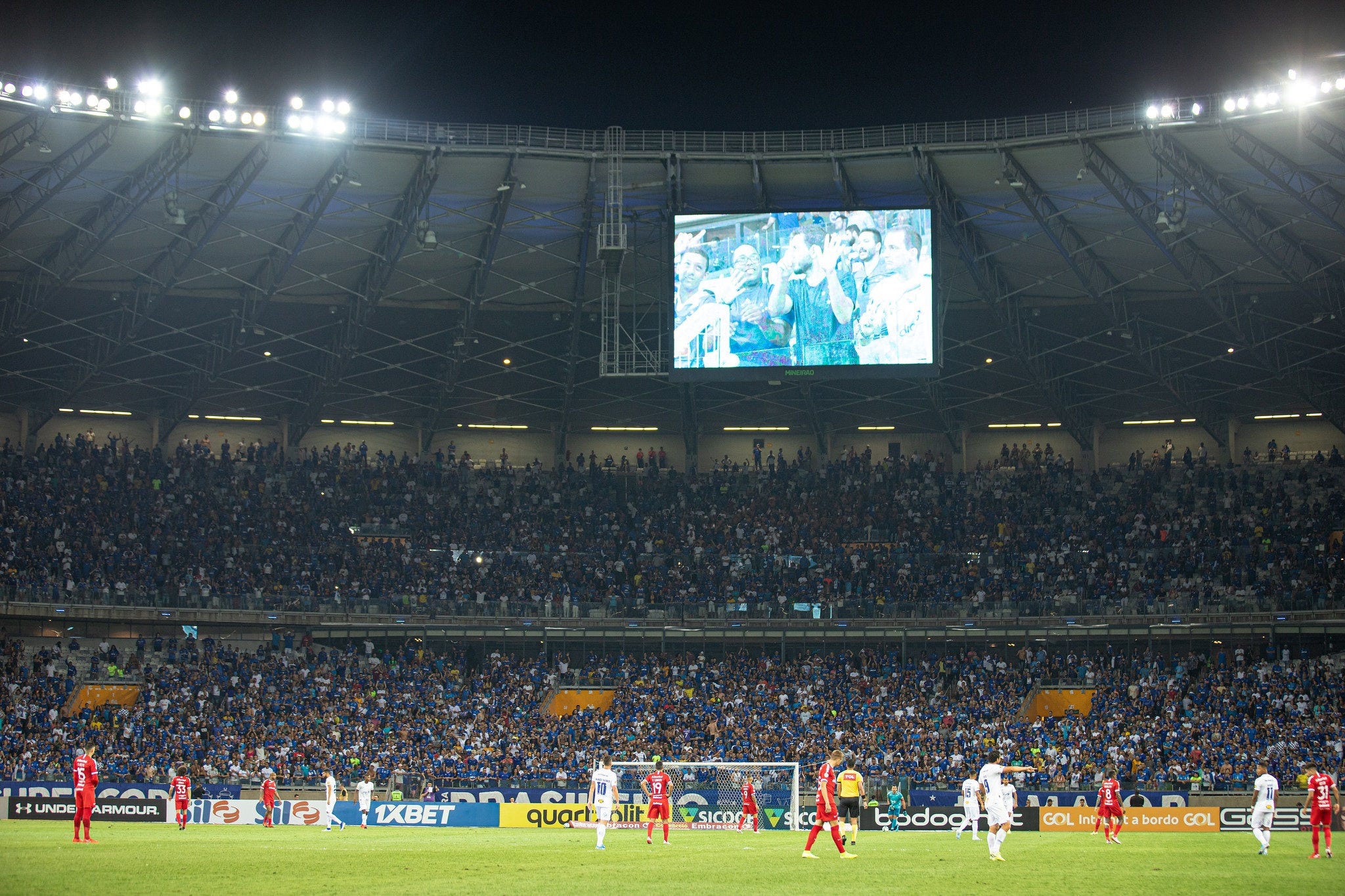 Cruzeiro espera Mineirão cheio nas próximas partidas para reverter quadro crítico no Brasileirão