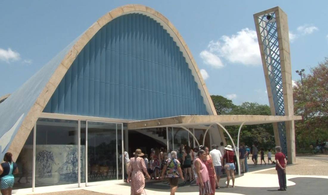 Celebração de comemoração de elevação da Igrejinha da Pampulha a Santuário reuniu muitos fiéis