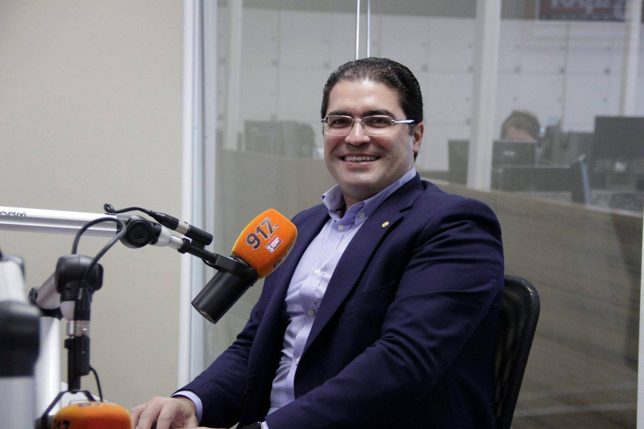 CONTAGEM, MG, 28062019 - RADIO -CAFE COM POLITICA Foto: JOAO LEUS /O Tempo NA FOTO DEPUTADO FEDERAL NEWTON CARDOSO JUNIOR