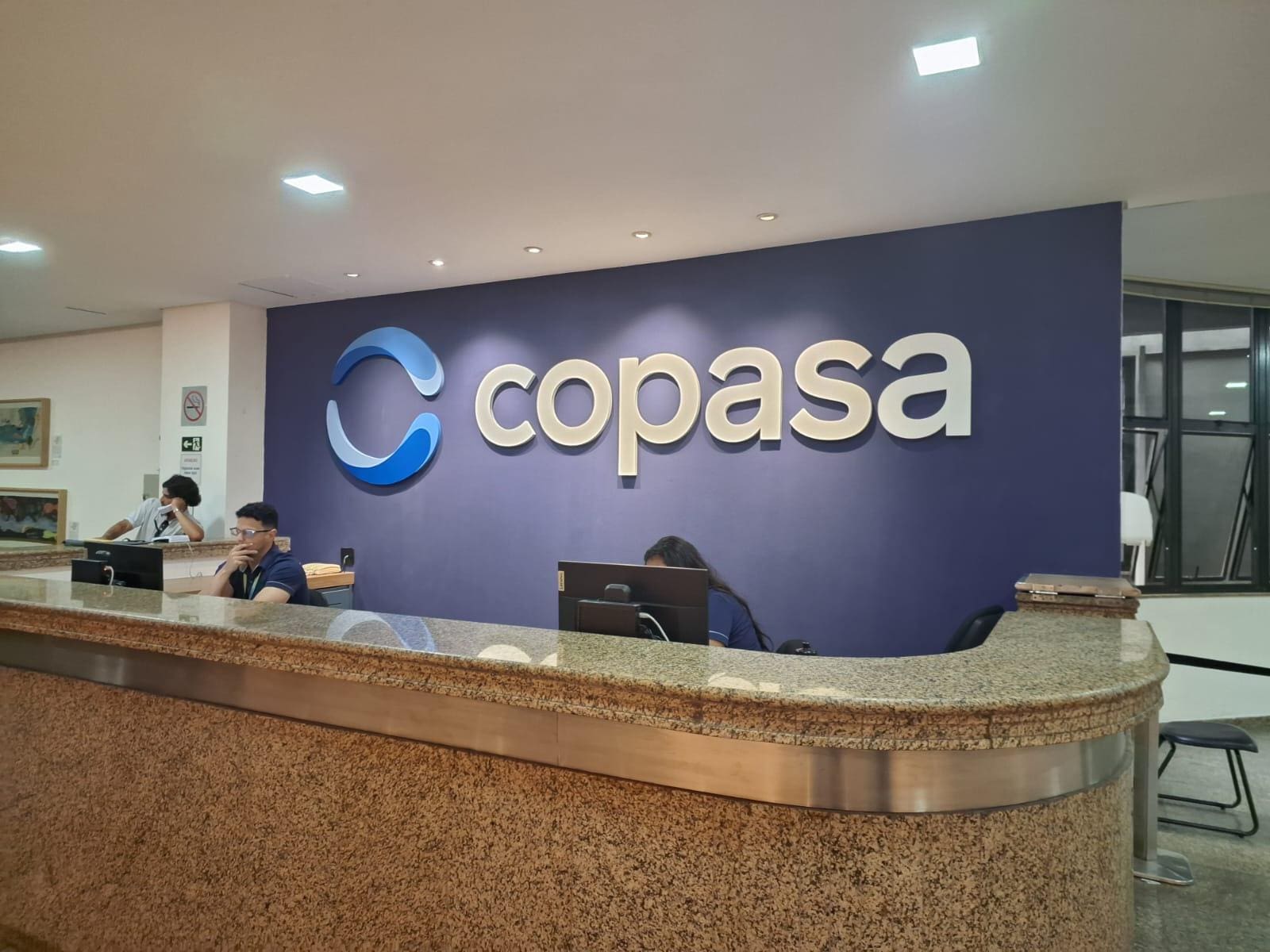 A nova marca da Copasa já está na entrada da sede da empresa, no bairro Santo Antônio, em Belo Horizonte