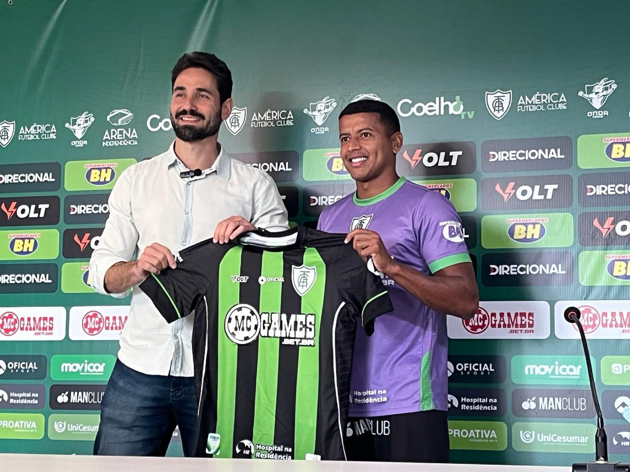 Maguinho foi apresentado pelo América nesta quarta-feira (20/8)