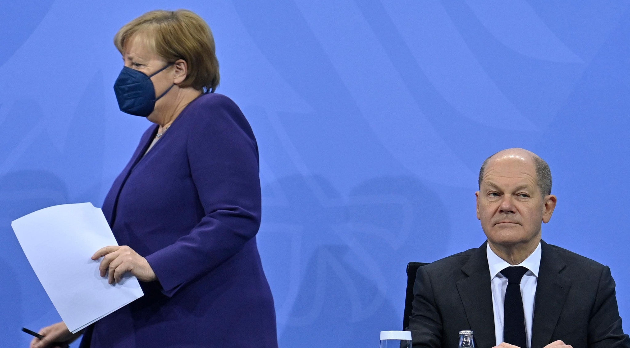 Angela Merkel e seu sucessor designado, Olaf Scholz