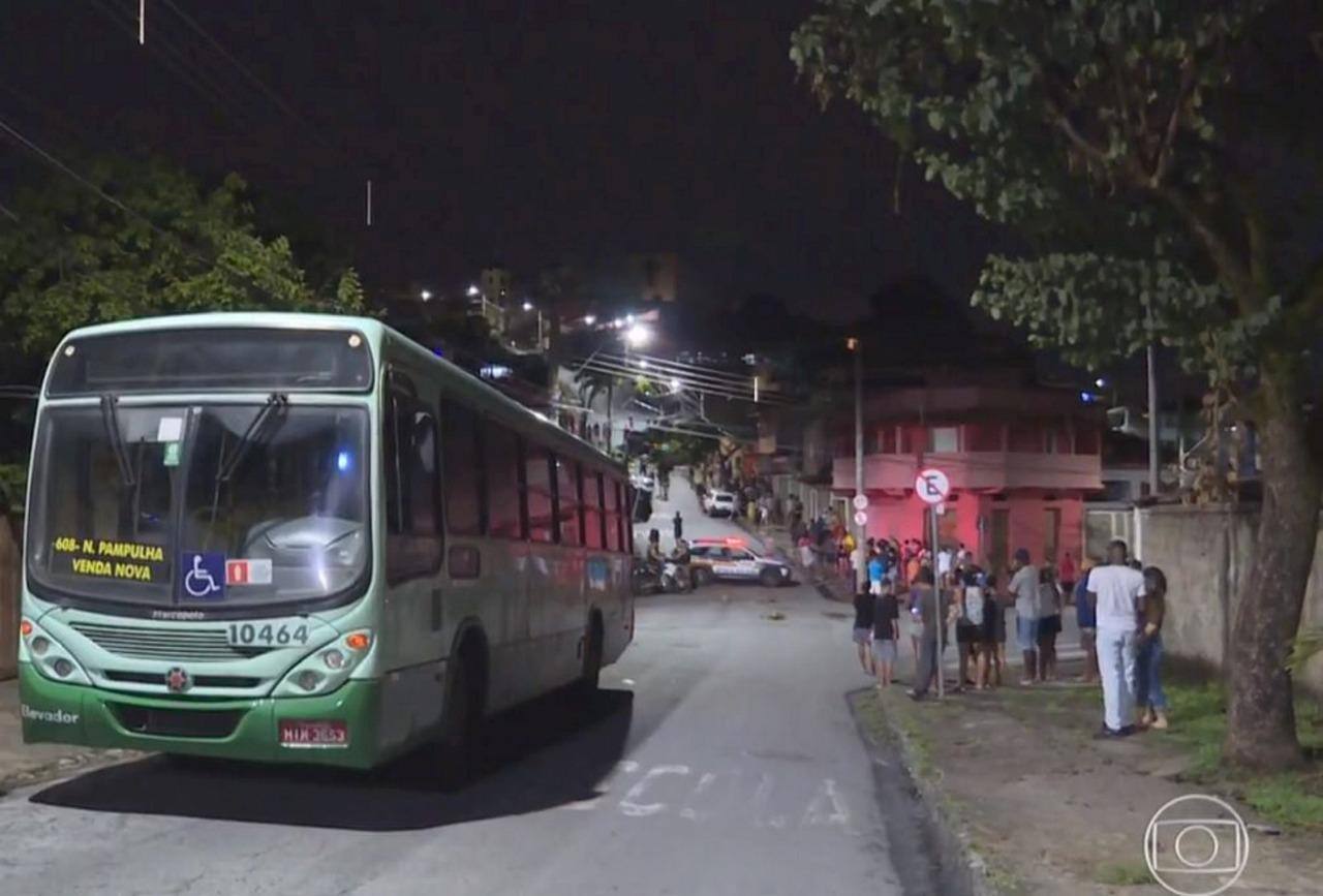 Ônibus atropelamento no Céu Azul