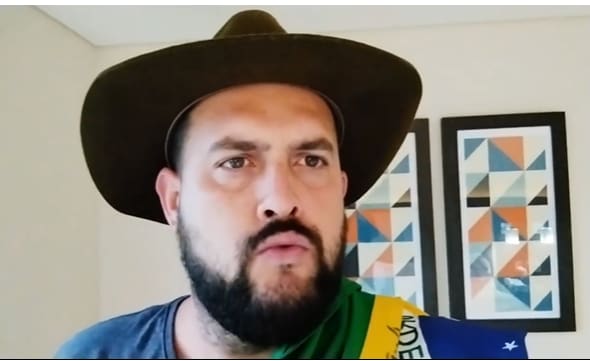 O caminhoneiro Marcos Antônio Pereira Gomes, conhecido como Zé Trovão,