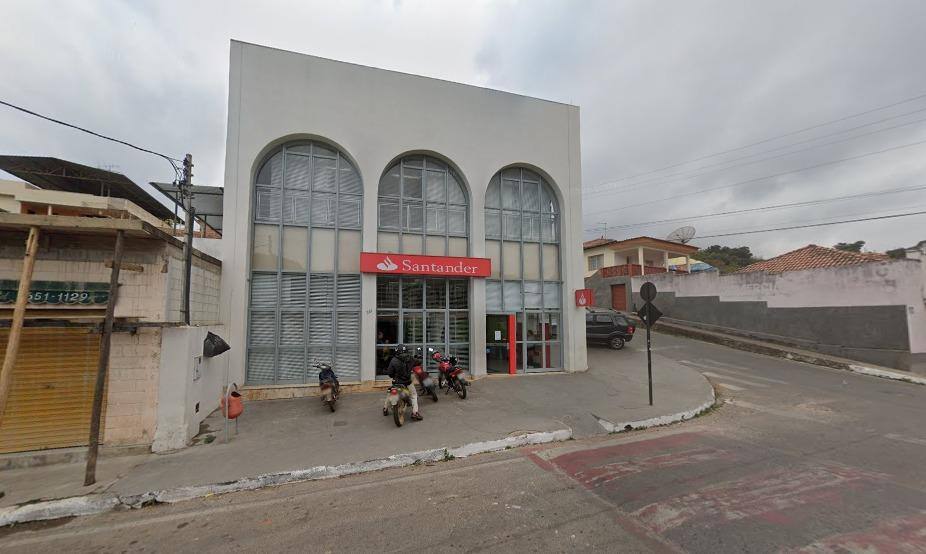 Banco fica à rua Jair Dantas, em Caeté, na região metropolitana de BH