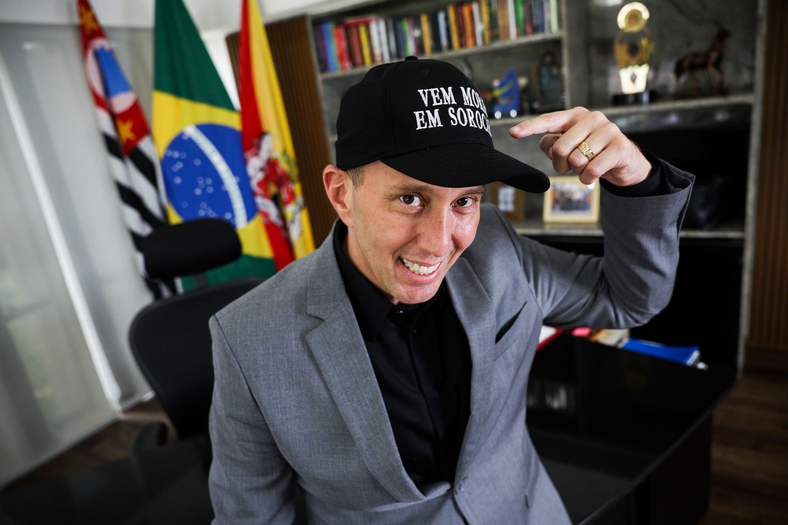 O prefeito de Sorocaba (SP), Rodrigo Manga (Republicanos), ficou famoso pelos vídeos no TikTok e até se lançou como pré-candidato à Presidência da República em 2026