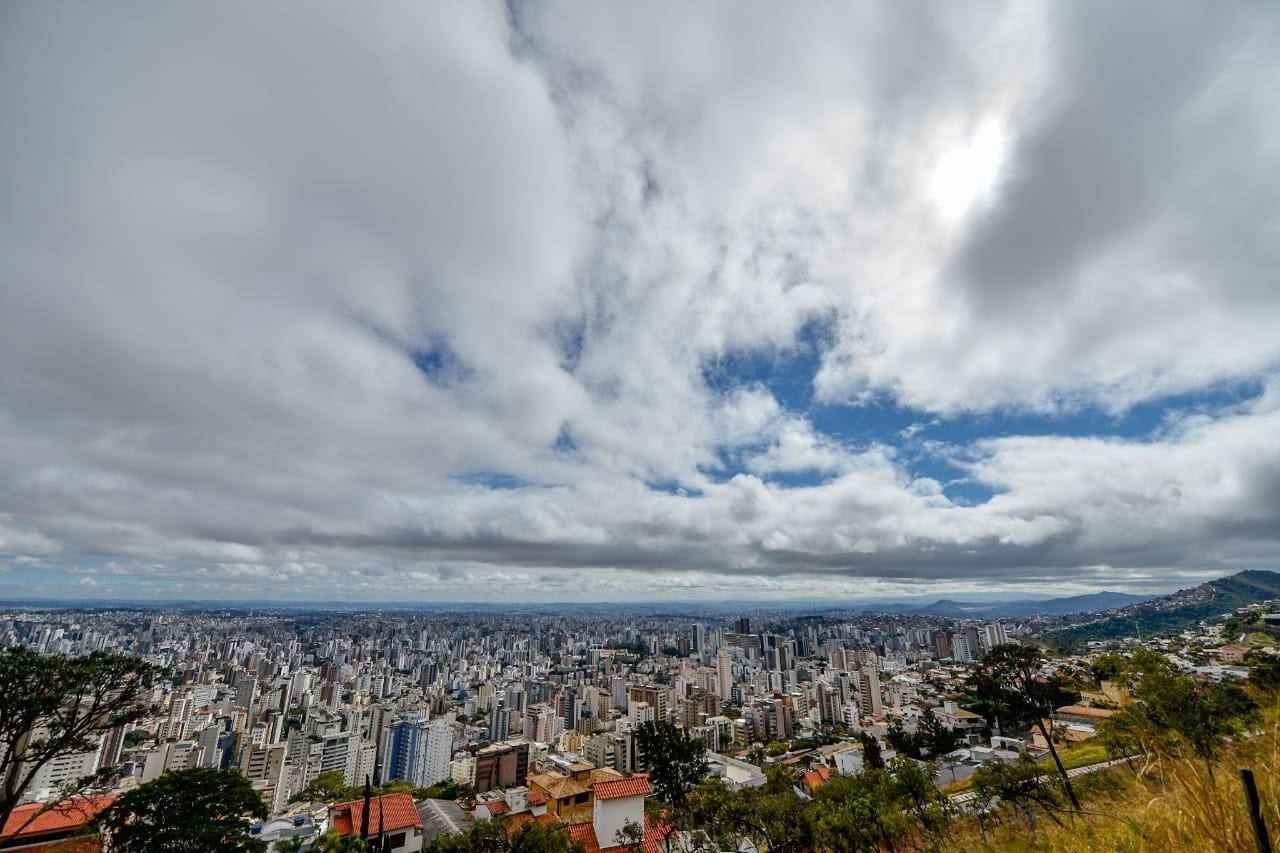 Belo Horizonte tem previsão de céu nublado e frio durante a noite nesta terça-feira (6)