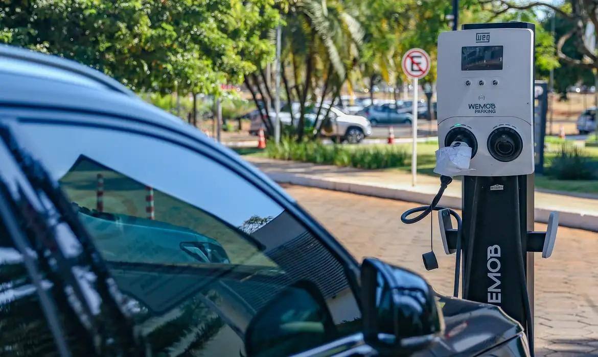 Abastecimento de carro elétrico