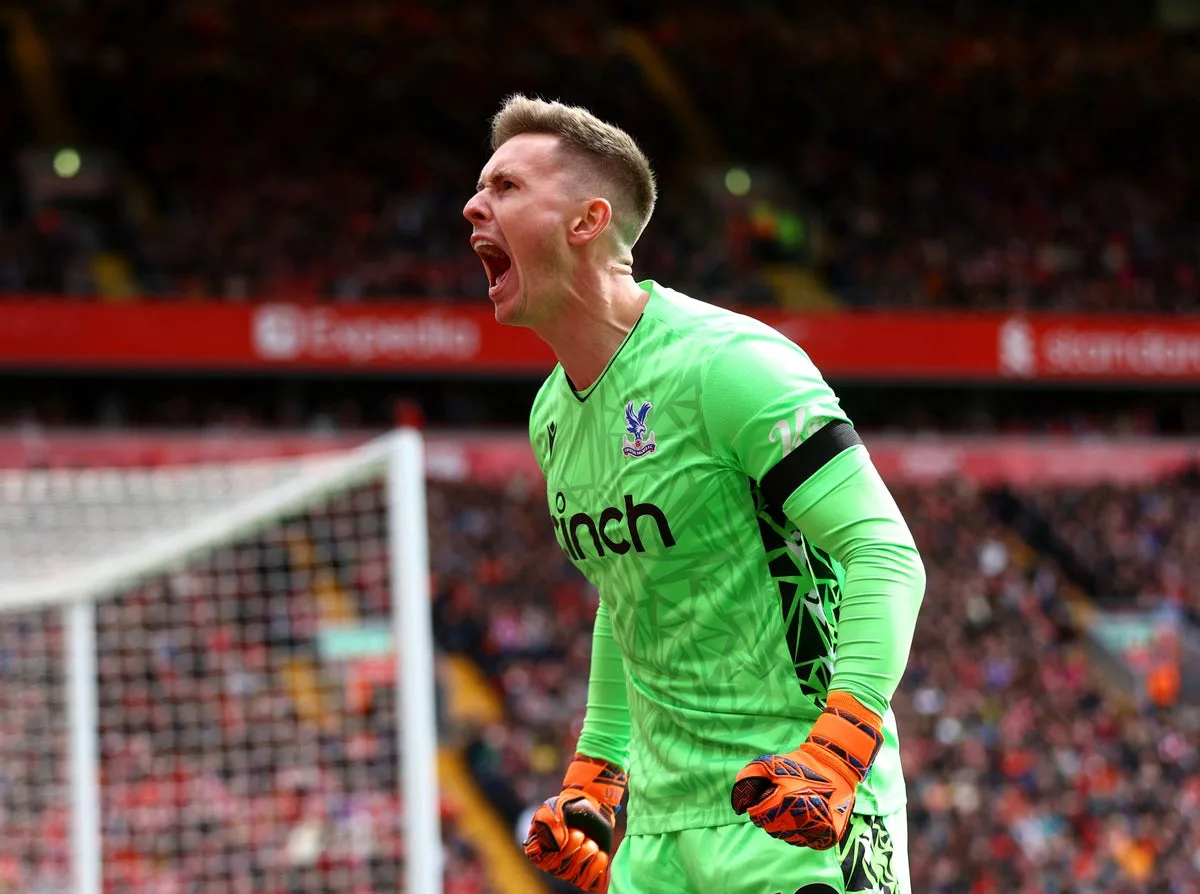 O goleiro Dean Henderson foi peça fundamental na conquista histórica do Crystal Palace neste sábado (17) 