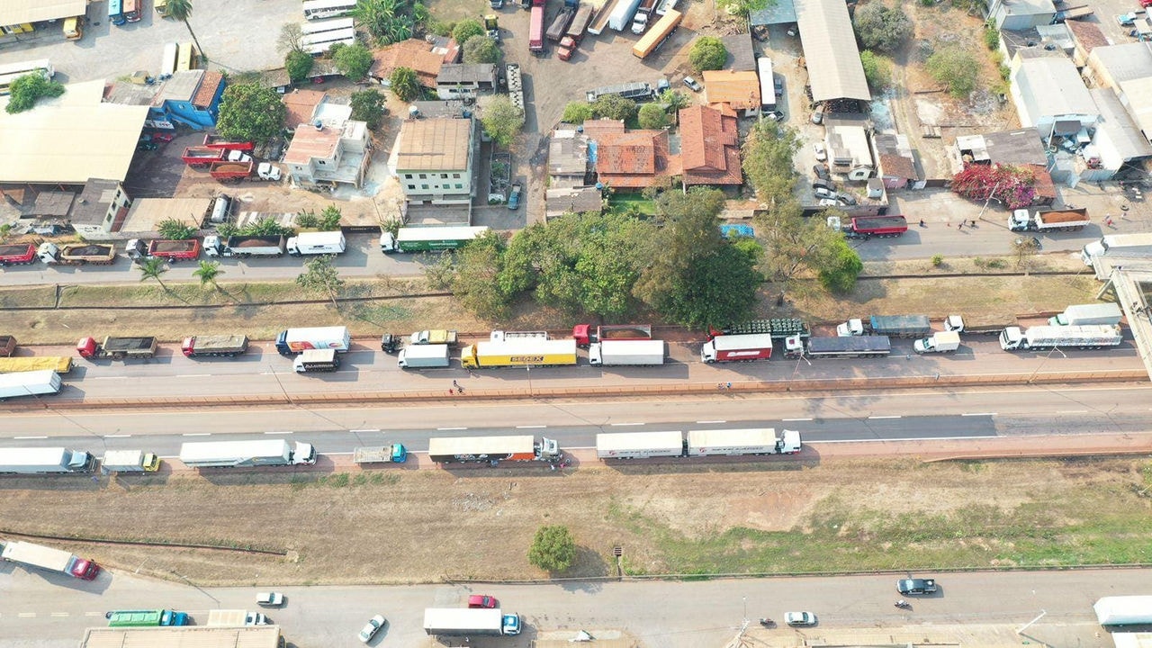 Greve dos caminhoneiros: pista da BR-381 em Igarapé é liberada pela PM e PRF