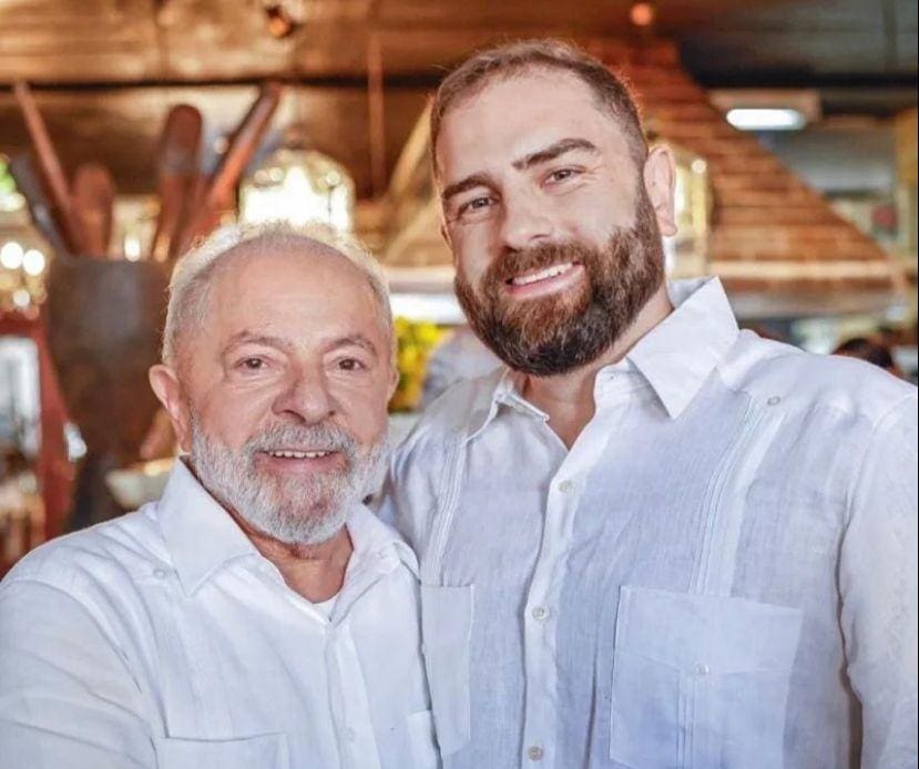 O presidente Lula (PT) e o seu filho Luis Claudio Lula da Silva (PT)