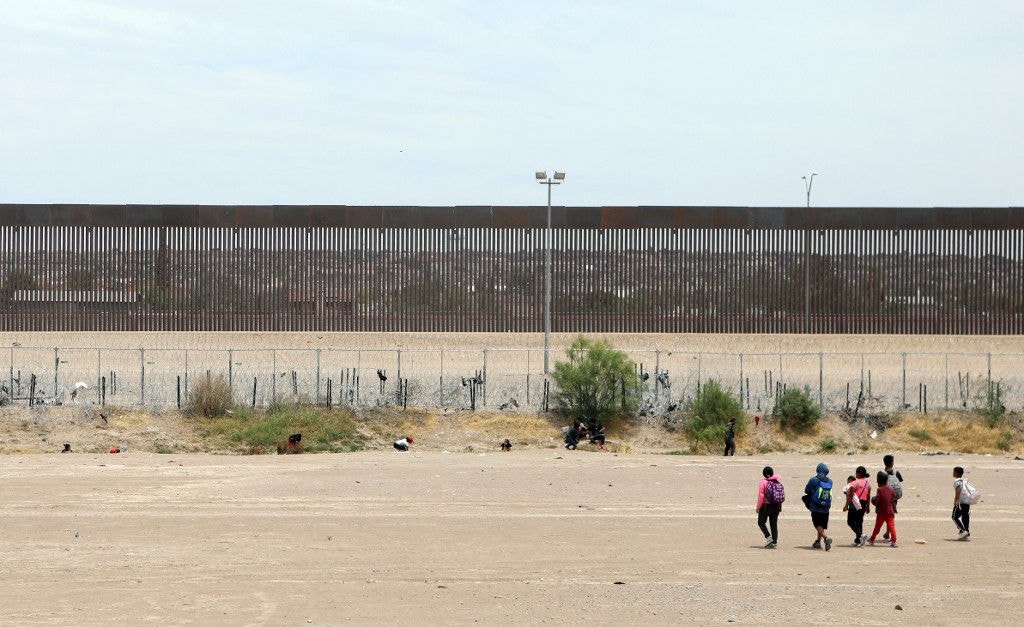 Muro na fronteira do México com os EUA (foto Herika Martinez/AFP)