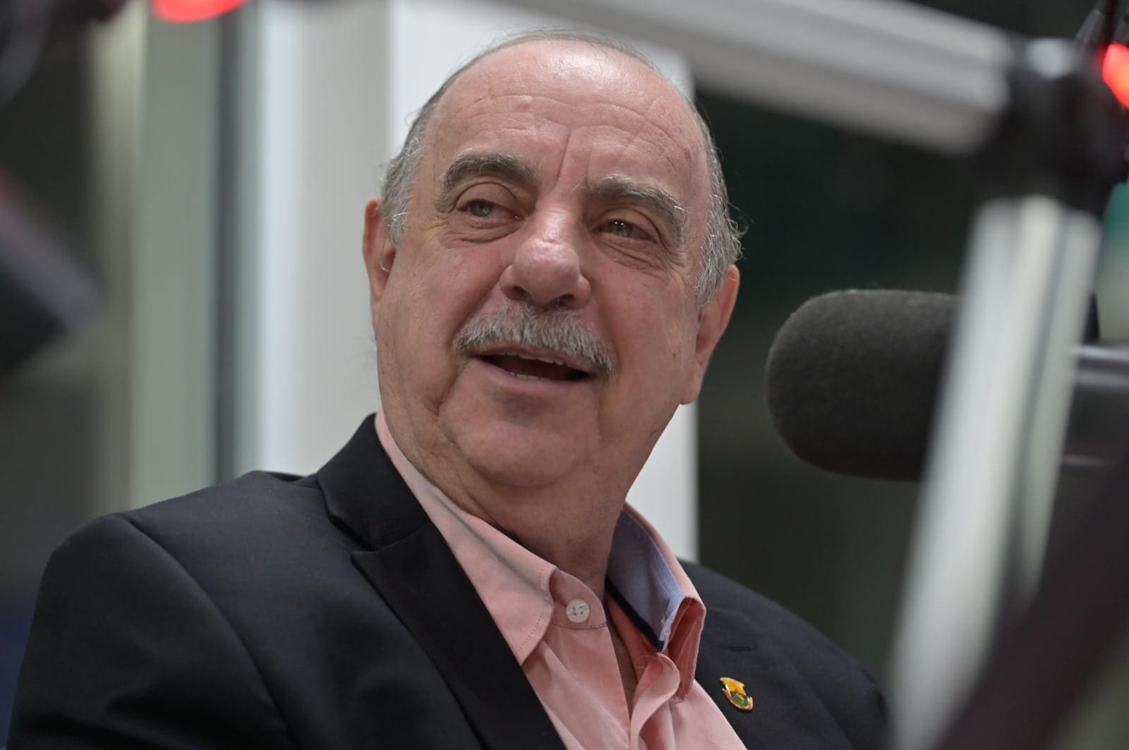 Prefeito Fuad Noman anunciou que trata de um câncer e recebeu solidariedade de colegas