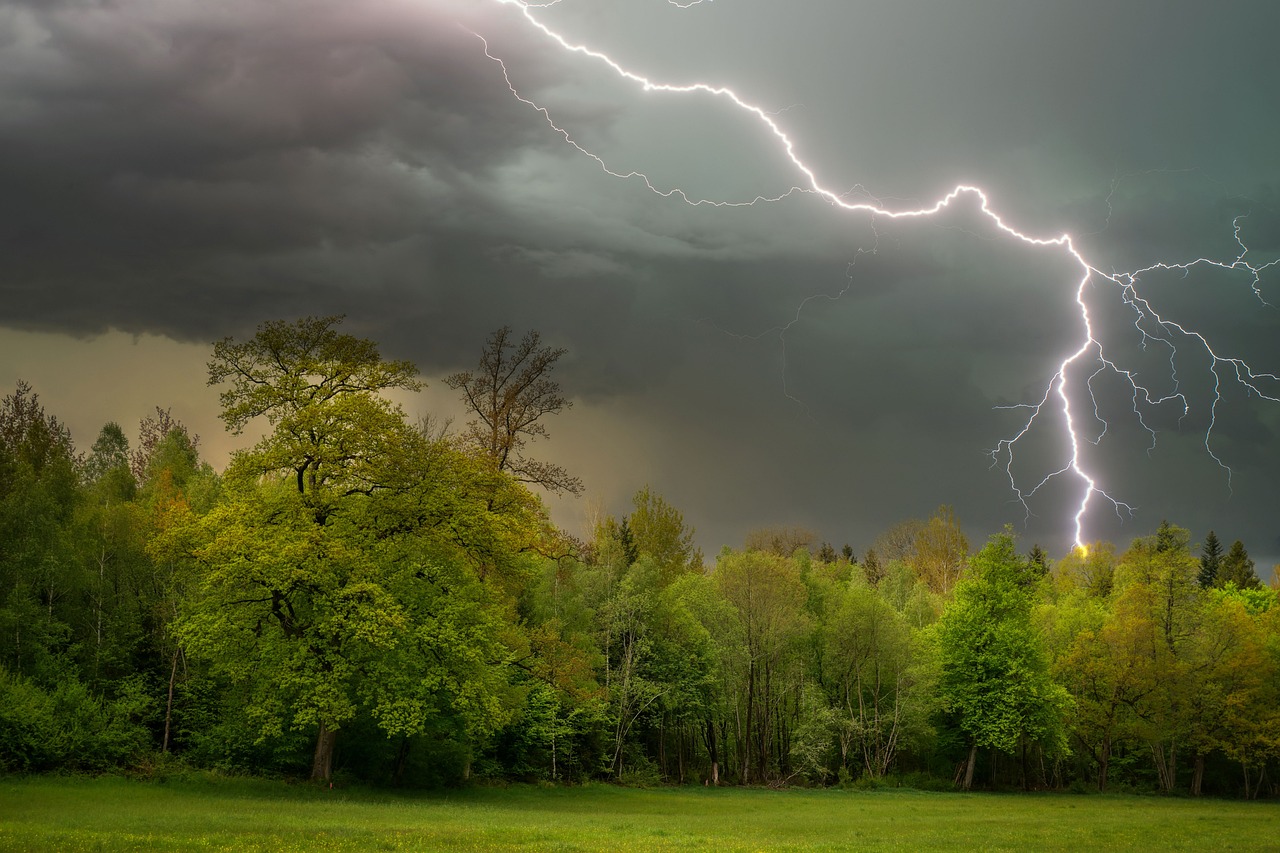 INMET emite alerta laranja de tempestade com ventos de até 100 km/h em Santa Cruz do Sul e região até sexta-feira (22)